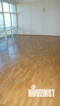 Таунхаус 712м², 3-этажный, участок 5 сот.