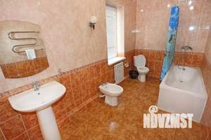 Дом 180м&sup2;, 3-этажный, посуточно, 