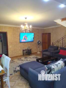 Дом 250м&sup2;, 3-этажный, посуточно, 