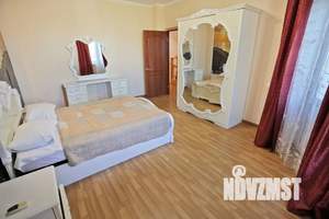 Дом 210м&sup2;, 3-этажный, посуточно, 