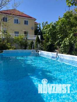 Дом 280м&sup2;, 3-этажный, посуточно, 