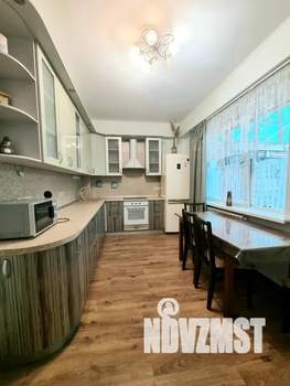 Дом 135м², 3-этажный, посуточно, 