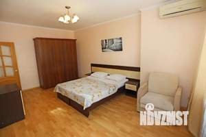 Дом 180м&sup2;, 3-этажный, посуточно, 