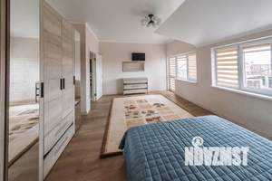 Дом 220м&sup2;, 2-этажный, посуточно, 