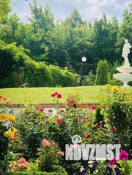 Дом 300м&sup2;, 3-этажный, посуточно, 