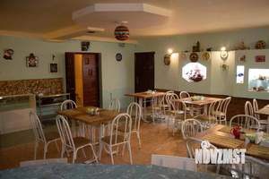 Дом 600м&sup2;, 3-этажный, на длительный срок, 