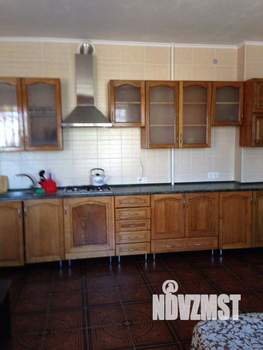 Дом 477м&sup2;, 3-этажный, посуточно, 