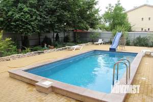 Дом 477м&sup2;, 3-этажный, посуточно, 