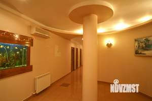 Дом 705м&sup2;, 4-этажный, на длительный срок, 