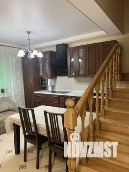 Дом 130м&sup2;, 3-этажный, посуточно, 