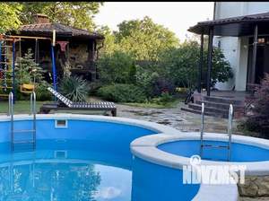 Дом 275м&sup2;, 3-этажный, посуточно, 