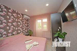 Дом 70м&sup2;, 3-этажный, посуточно, 