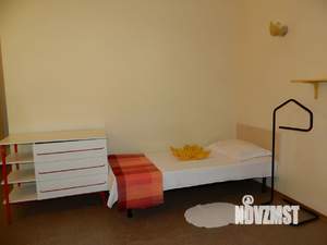 Дом 600м&sup2;, 3-этажный, на длительный срок, 