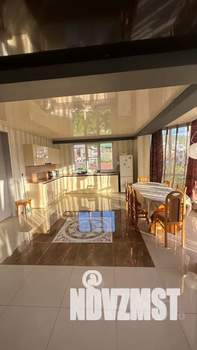 Дом 200м², 2-этажный, посуточно, 