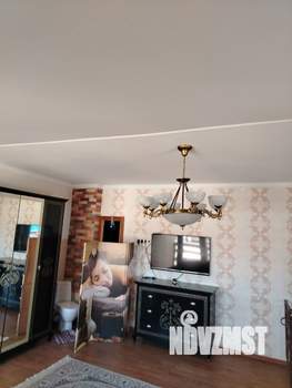 Коттедж 250м&sup2;, 3-этажный, на длительный срок, 