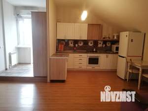 Дом 60м&sup2;, 3-этажный, посуточно, 