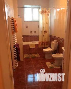 Дом 490м&sup2;, 2-этажный, посуточно, 