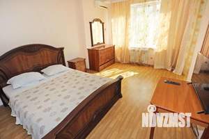 Дом 210м&sup2;, 3-этажный, посуточно, 