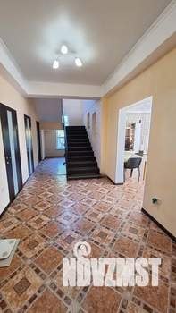 Дом 200м&sup2;, 2-этажный, посуточно, 