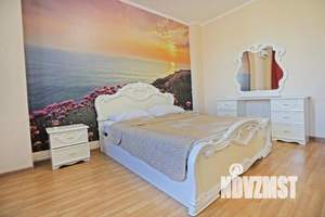 Дом 210м&sup2;, 3-этажный, посуточно, 