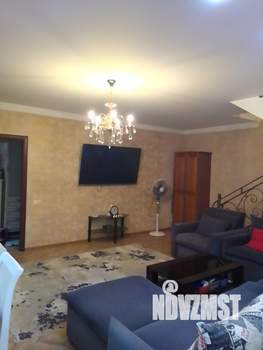 Дом 250м&sup2;, 3-этажный, посуточно, 