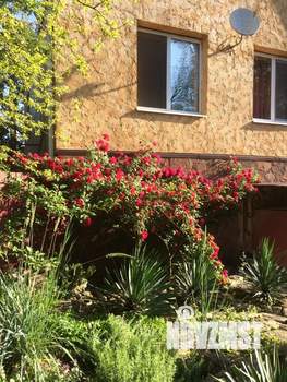 Дом 100м&sup2;, 3-этажный, участок 8 сот.  