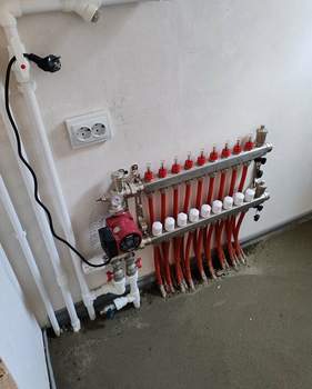 Дом 100м&sup2;, 1-этажный, участок 8 сот.  