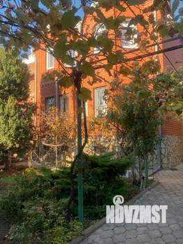 Дом 392м&sup2;, 2-этажный, участок 6 сот.  