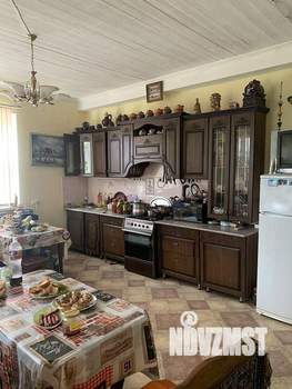 Дом 180м&sup2;, 2-этажный, участок 8 сот.  