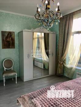 Дом 200м&sup2;, 2-этажный, участок 11 сот.  