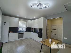 Дом 63м&sup2;, 1-этажный, участок 3 сот.  