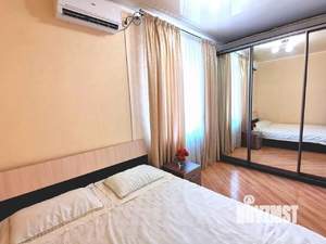 Дом 180м&sup2;, 2-этажный, участок 6 сот.  