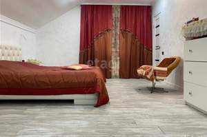 Дом 240м&sup2;, 1-этажный, участок 10 сот.  