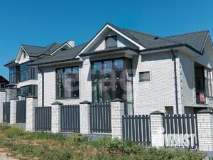 Дом 226м&sup2;, 2-этажный, участок 4 сот.  