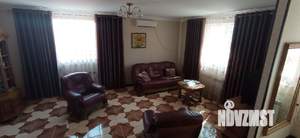 Дом 373м&sup2;, 2-этажный, участок 10 сот.  