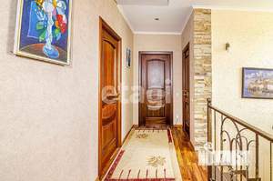 Дом 242м&sup2;, 3-этажный, участок 10 сот.  