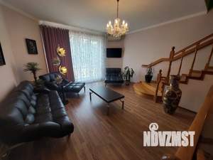 Дом 275м², 2-этажный, участок 3 сот.  