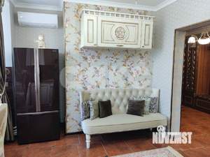 Дом 315м&sup2;, 3-этажный, участок 10 сот.  