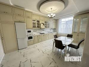 Дом 186м², 2-этажный, участок 4 сот.  