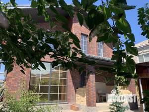 Дом 190м², 2-этажный, участок 4 сот.  