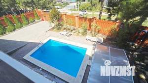 Дом 187м&sup2;, 2-этажный, участок 6 сот.  