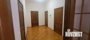 Дом 296м², 2-этажный, участок 6 сот.  