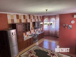 Дом 440м&sup2;, 3-этажный, участок 10 сот.  