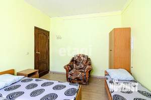 Дом 250м&sup2;, 3-этажный, участок 4 сот.  