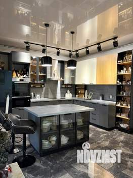 Коттедж 330м&sup2;, 3-этажный, участок 6 сот.  