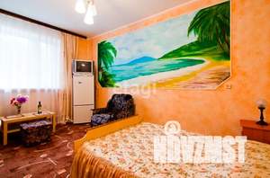 Дом 220м&sup2;, 2-этажный, участок 2 сот.  