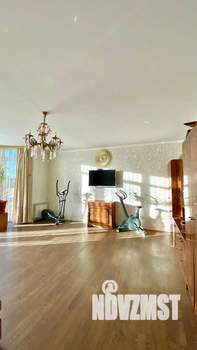 Дом 317м&sup2;, 2-этажный, участок 8 сот.  