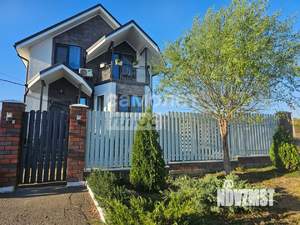 Дом 135м&sup2;, 2-этажный, участок 8 сот.  