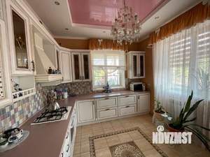 Дом 556м&sup2;, 2-этажный, участок 6 сот.  