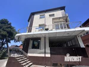 Дом 424м&sup2;, 2-этажный, участок 2 сот.  